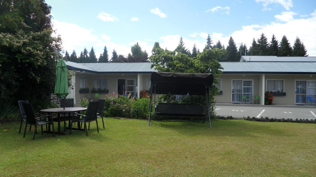 Aden Motel Te Anau Exterior photo