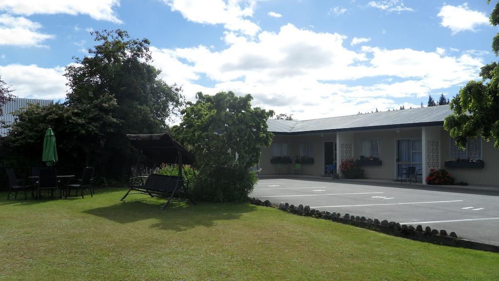 Aden Motel Te Anau Exterior photo